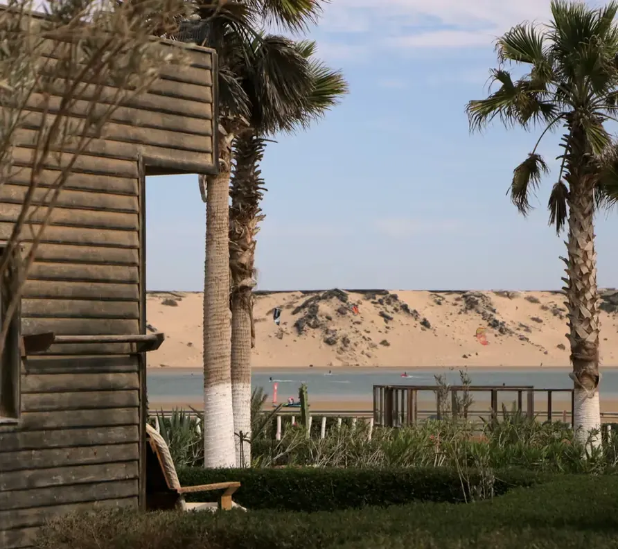 Bungalow vue sur le lagon á Dakhla Camp